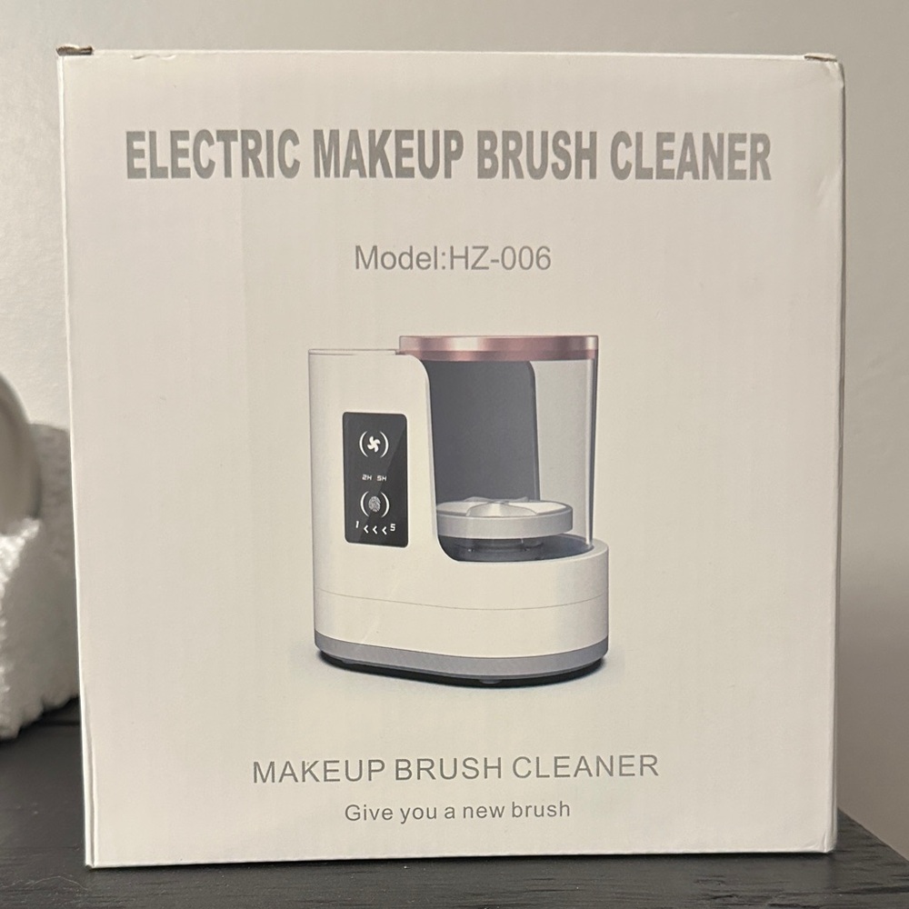 Electric Makeup Brush Cleaner - White with Rose Gold Accent